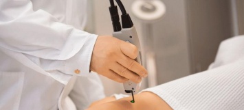 На спине под лопаткой появилась шишка болит