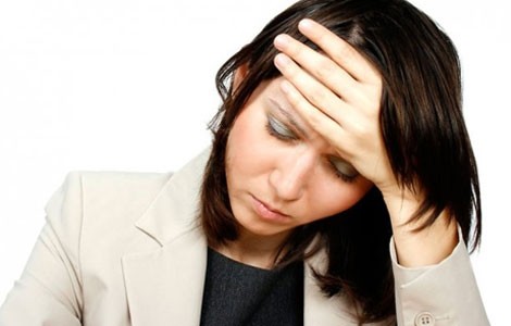 При недостаточном употреблении воды чувствуется слабость