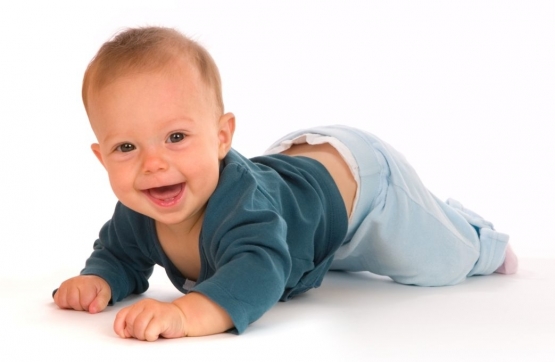 Ребенок становится активнее в 6 месячном возрасте Ребенок становится активнее в 6 месячном возрасте