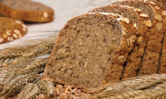 Хлеб из цельного зерна улучшает работу желудка Хлеб из цельного зерна улучшает работу желудка